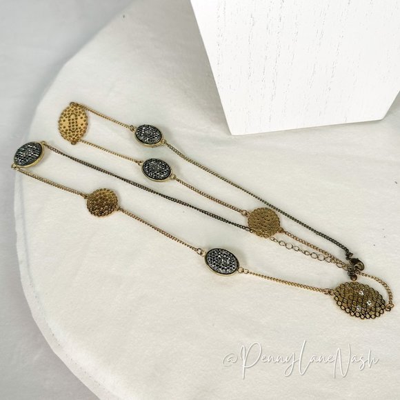 Vintage Sparkle Gem Spaced w Gold Etched Plate Station Necklace - Picture 2 of 3